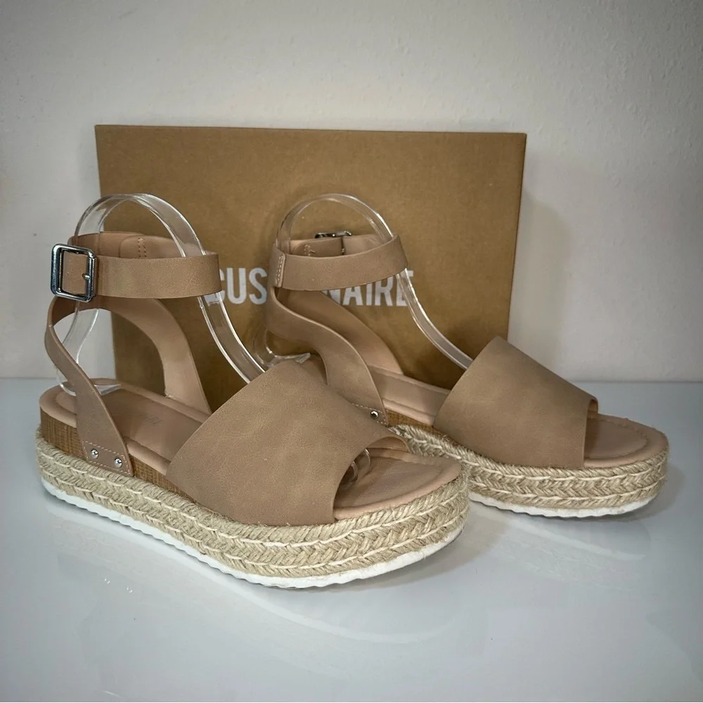 Cushionaire Espadrille Sandals
